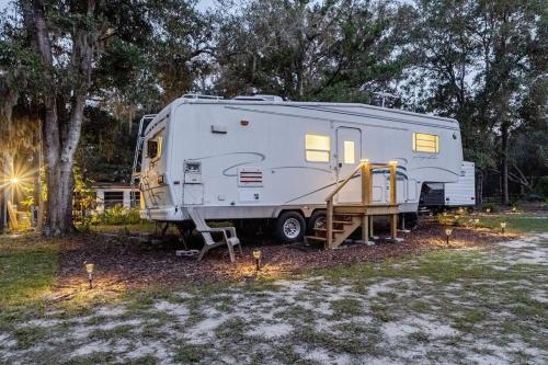 Half Moon Lake Retreat — hotel in Melrose