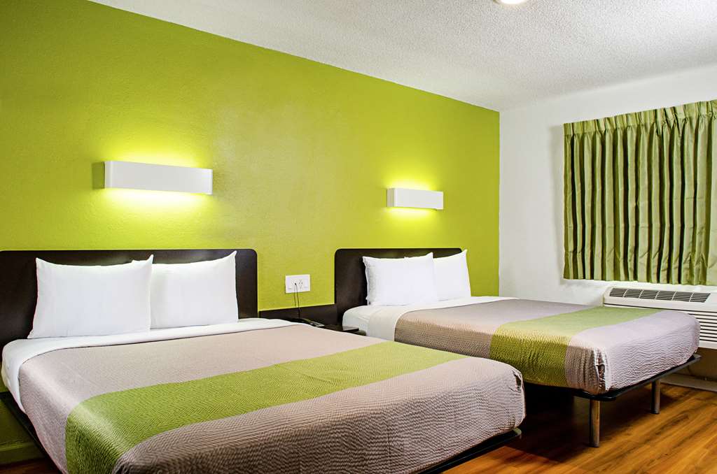 Motel 6 Modesto CA Downtown - photo 10