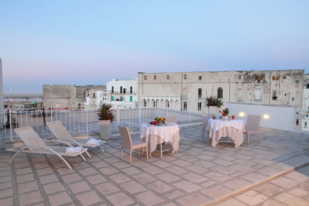 Garibaldi Exclusive Apartments — 4-Star Luxury Hotel in Monopoli, Italy