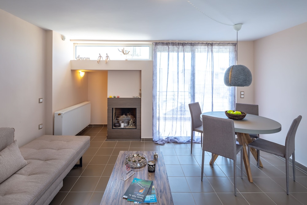 Solon Deluxe City Center Apartment — 4-Star Luxury Hotel in Athens, Greece