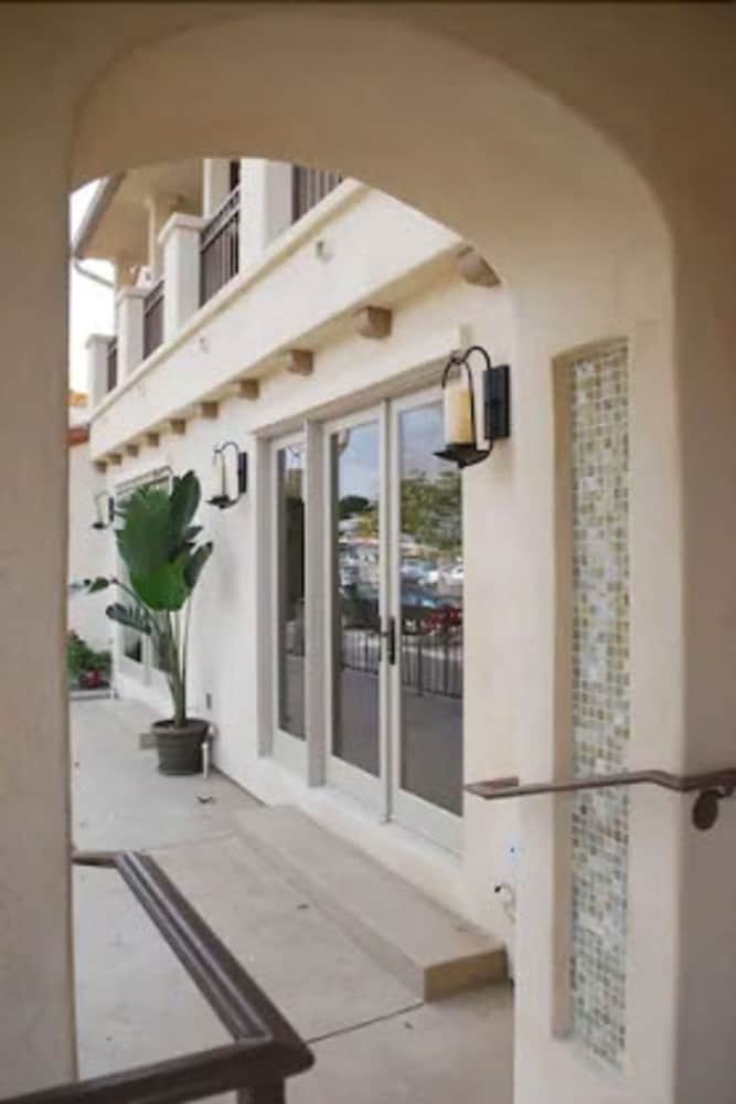 Bella Capri Inn - photo 45
