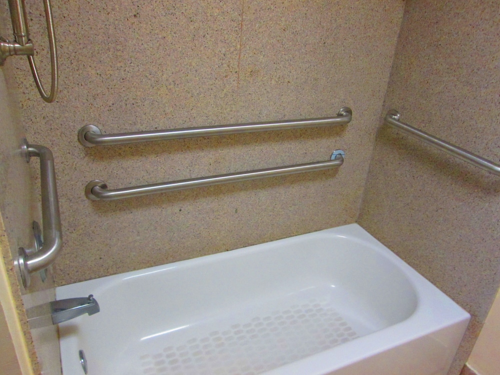 Regency Inn Near Boardwalk & Hurlburt Field - photo 17