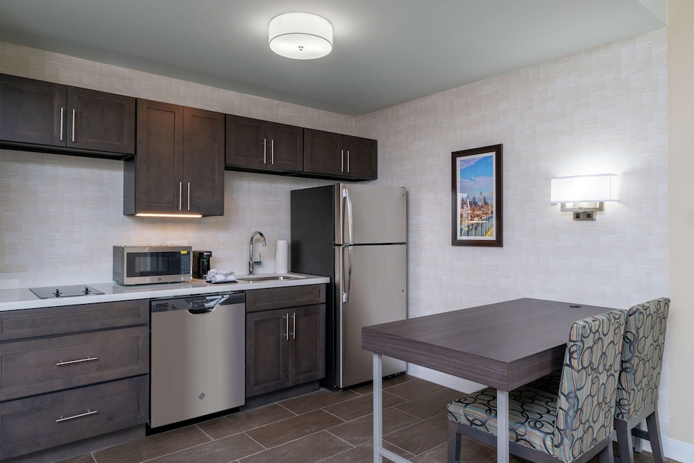 Hampton Inn & Suites Valley Forge Oaks - photo 10