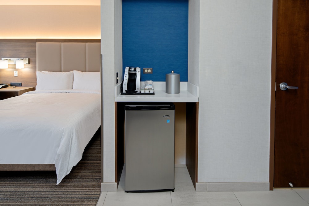 Holiday Inn Express Hotel & Suites Atascadero by IHG - photo 22