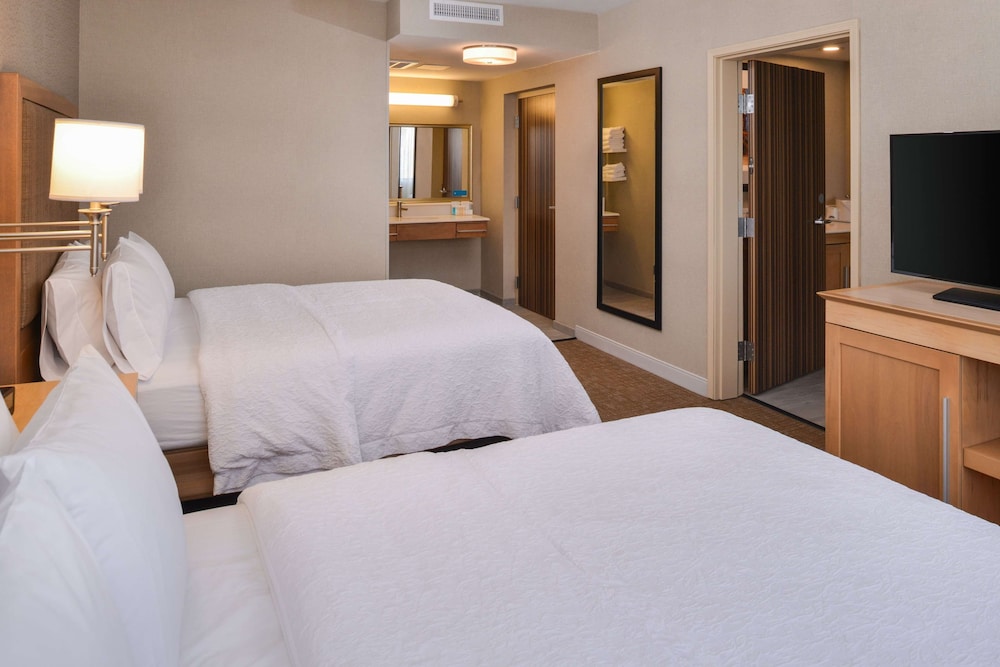 Hampton Inn & Suites Denver Speer Boulevard - photo 11