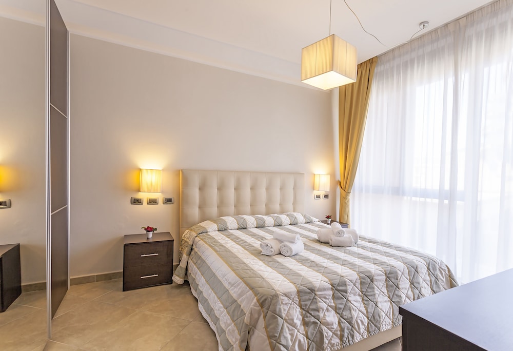 Aparthotel Anghel — Siena