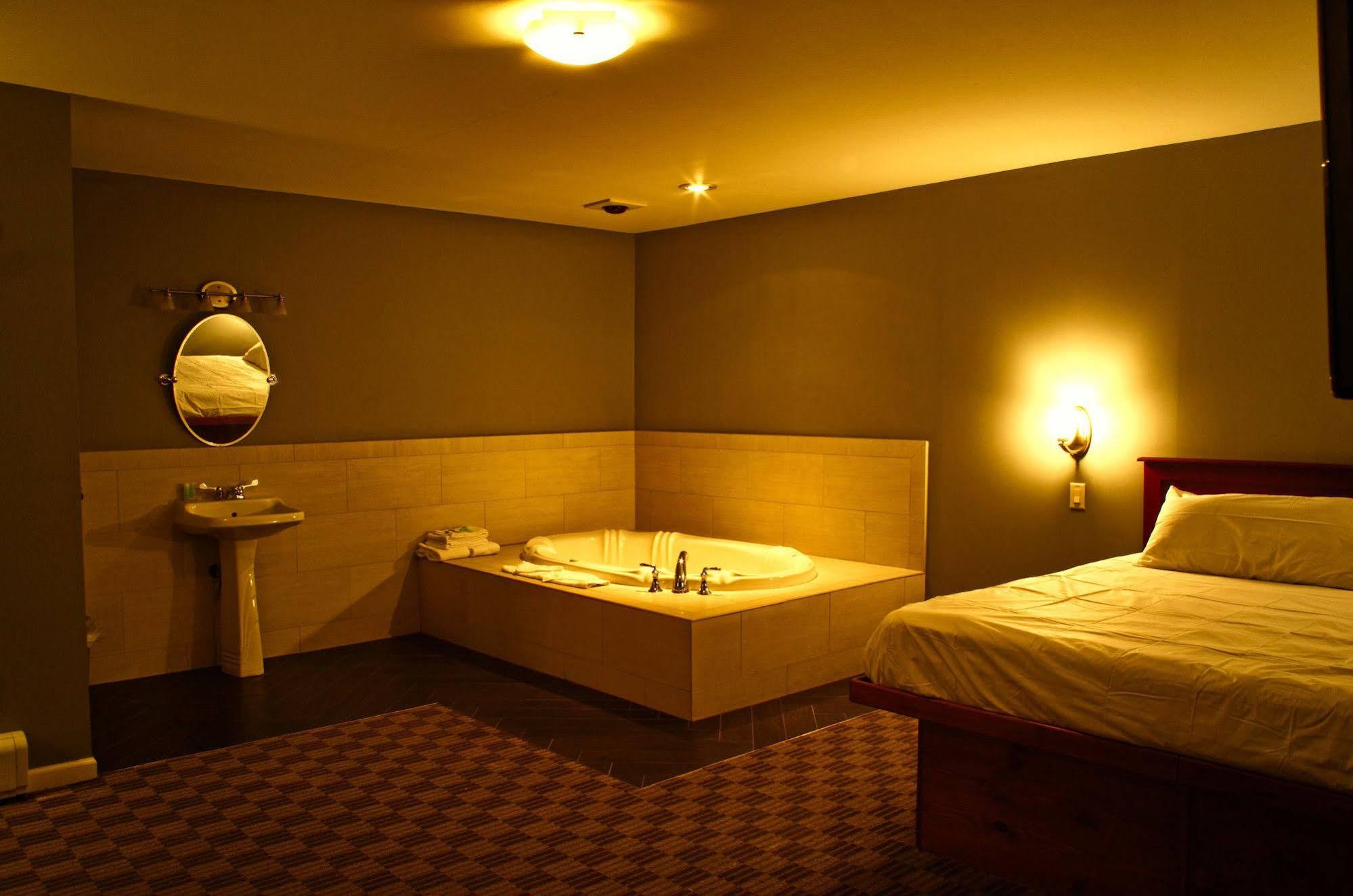 Bethpage Hotel - photo 9