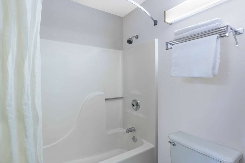 Super 8 by Wyndham Madison South - photo 7