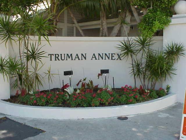 Linger Longer by Avantstay Key West Walkable Gated Community Shared Pool Week Long Stays Only - photo 20