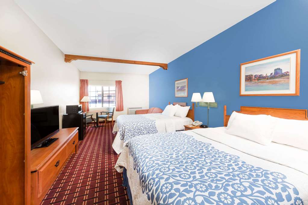 Days Inn & Suites by Wyndham Lordsburg - photo 7