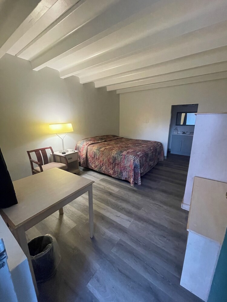 Relax Inn in Indianapolis, United States