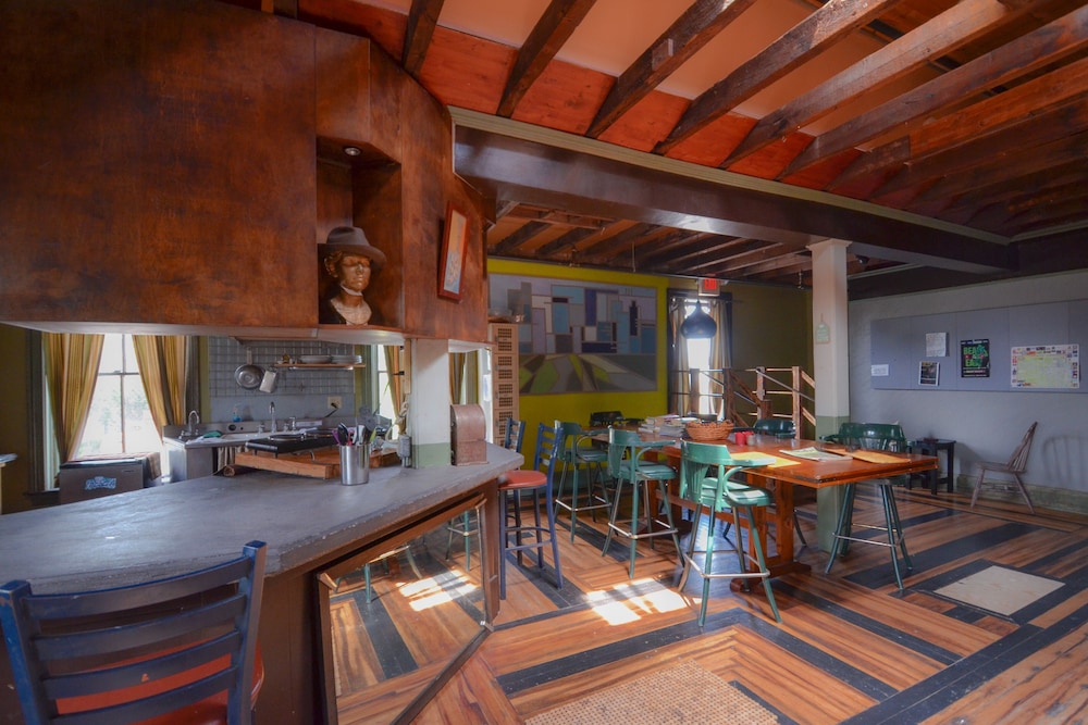 Michie Hostel - photo 32