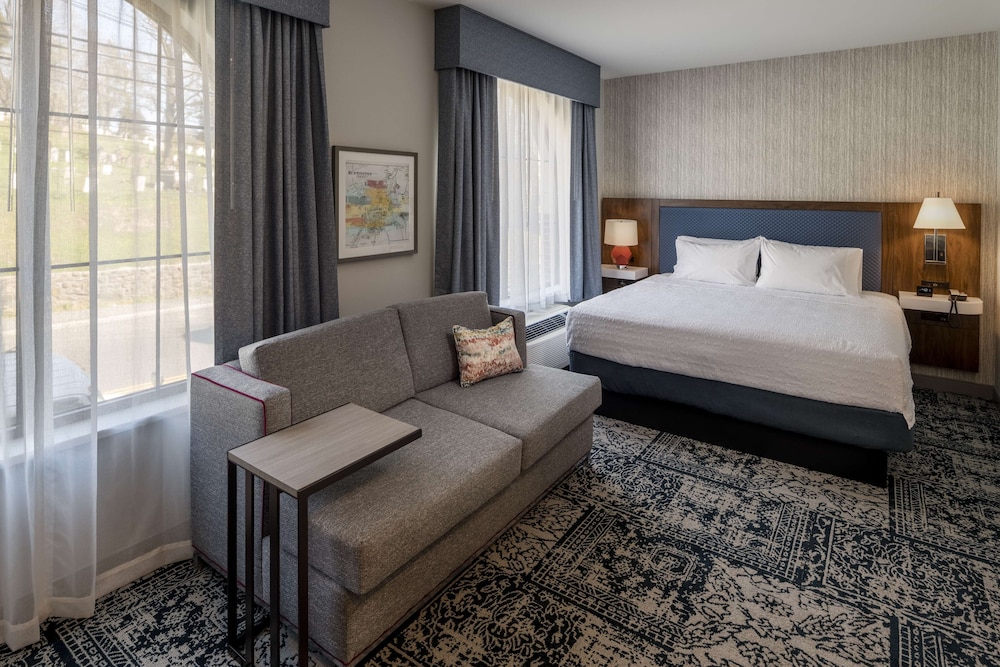 Hampton Inn & Suites Huntington Downtown - photo 11