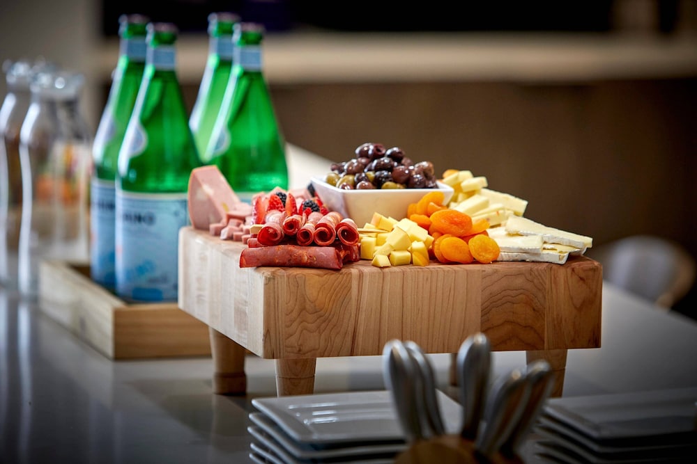 Ventura Beach Marriott - photo 3