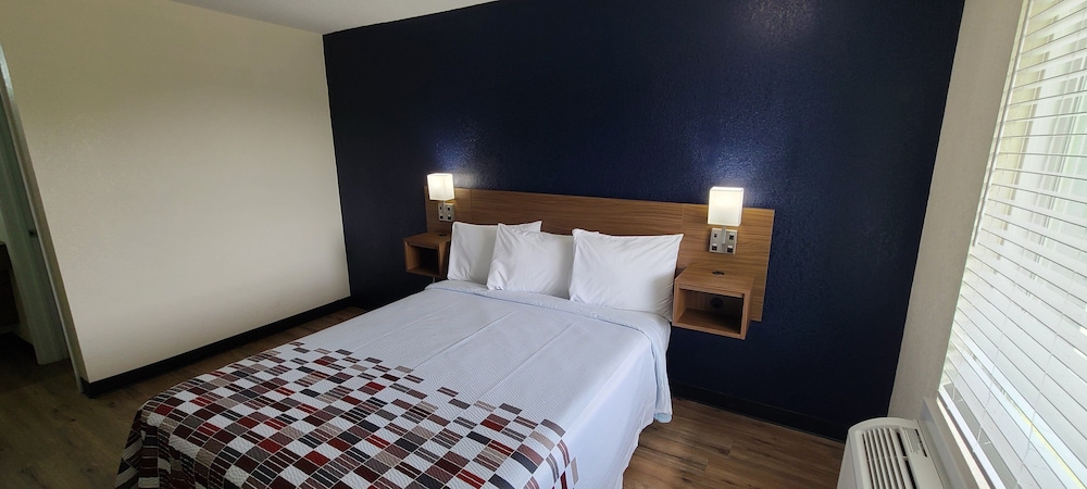 Red Roof Inn Byron - photo 8