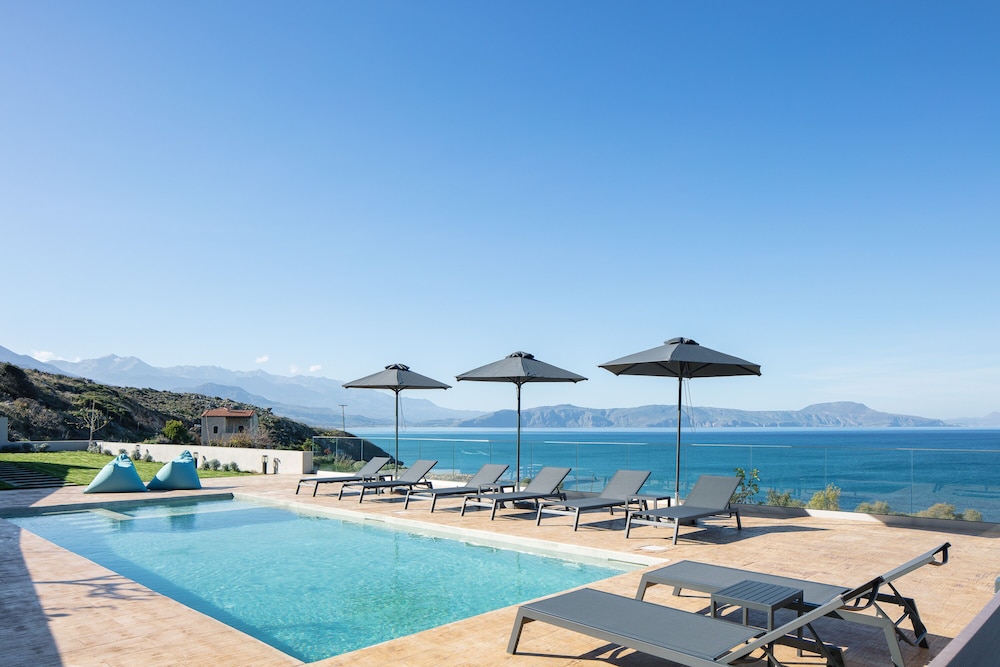 Pietra Di Mare — 4-Star Luxury Hotel in Rethymno, Greece