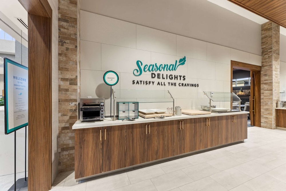 Embassy Suites by Hilton Irving Las Colinas - photo 32