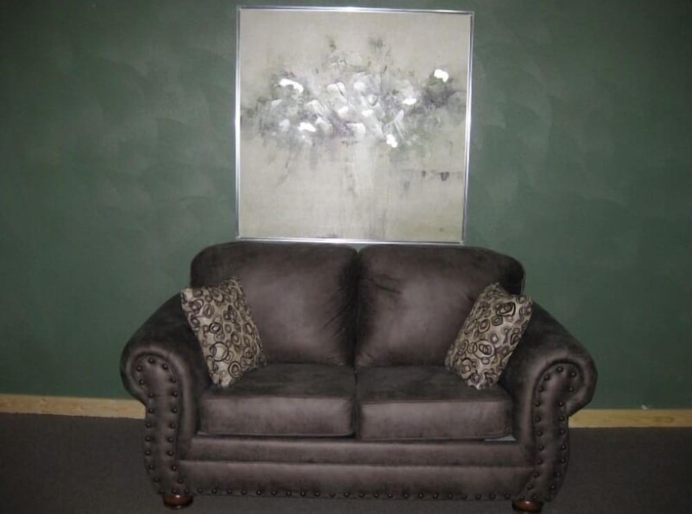 Big Horse Inn and Suites - photo 6