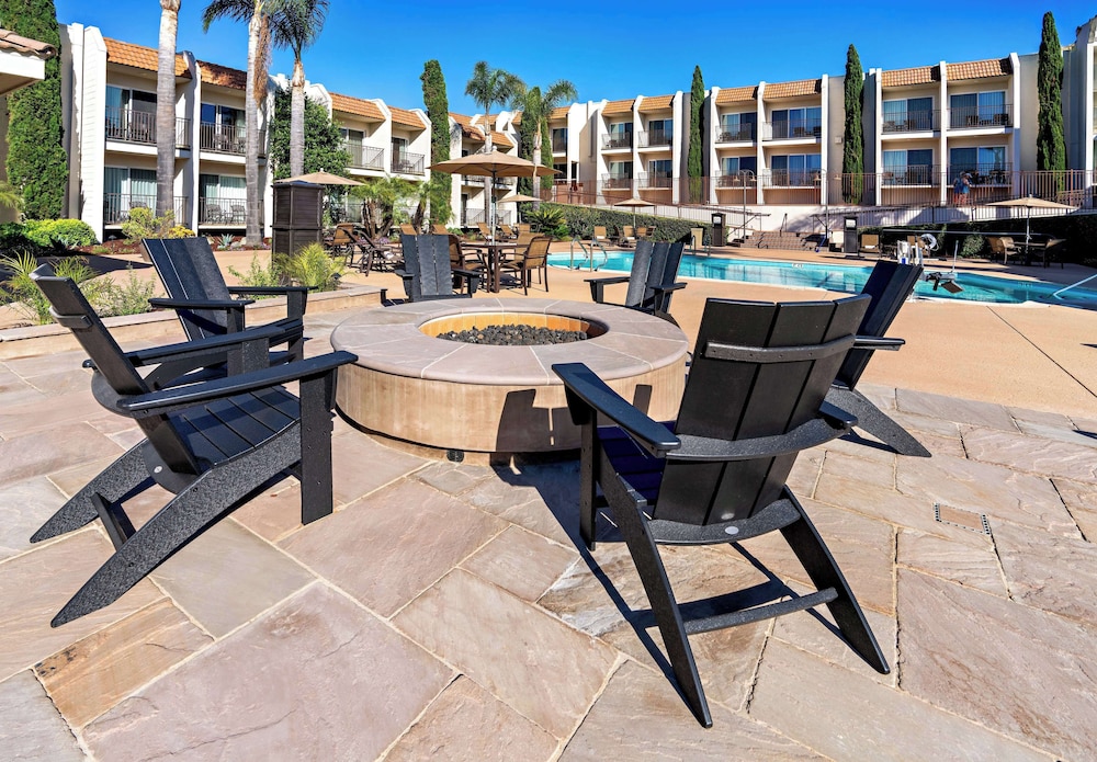 Best Western Plus Royal Oak Hotel - photo 26