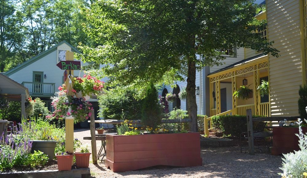 The Inn at Gristmill Square - photo 11