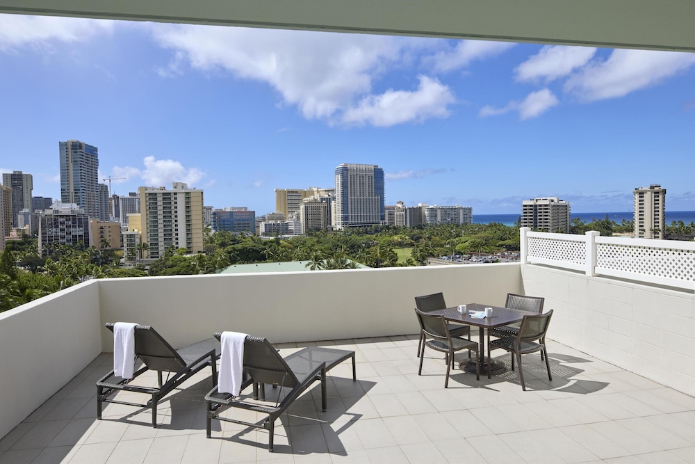 DoubleTree by Hilton Hotel Alana Waikiki Beach - photo 47