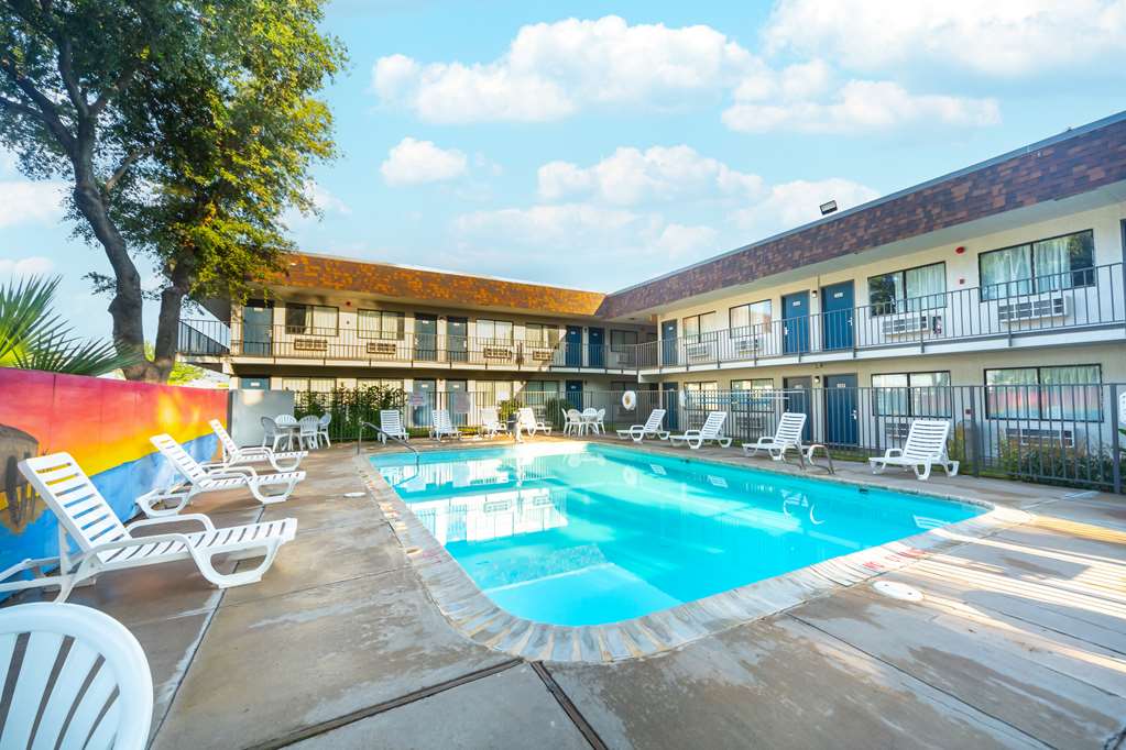 Motel 6 Del Rio Tx - photo 2