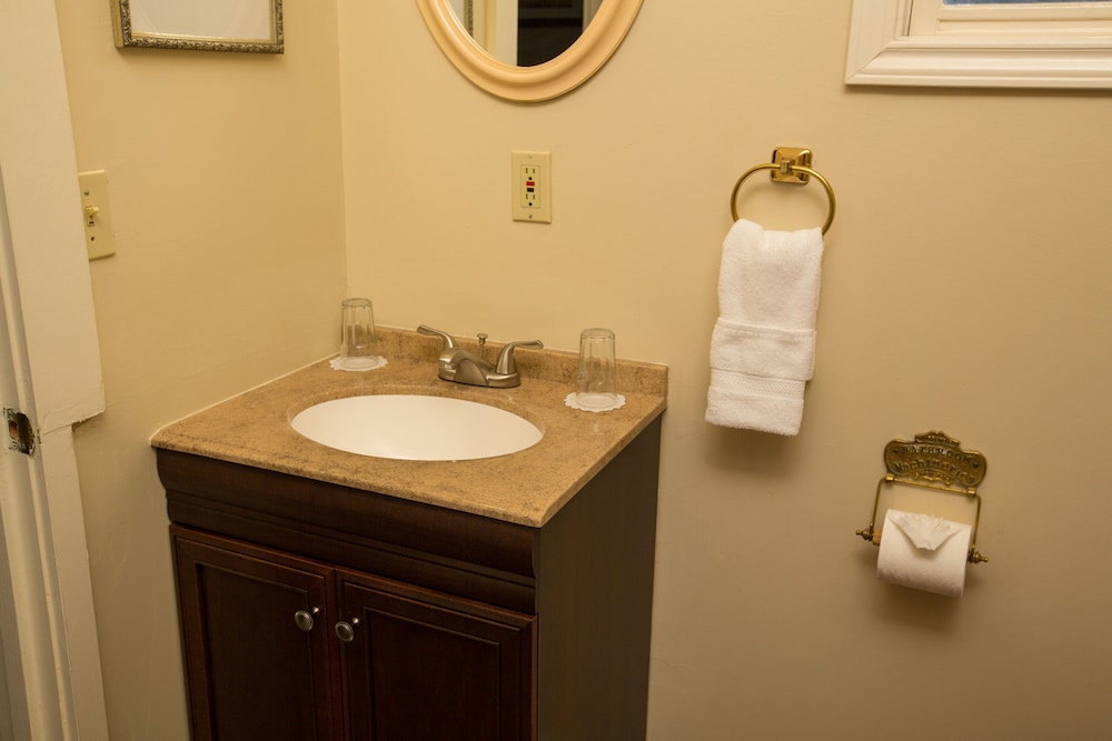 The Victoria Inn - photo 42