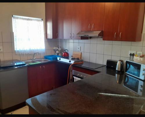 Spacious Entire Townhouse near Muizenberg Beach
