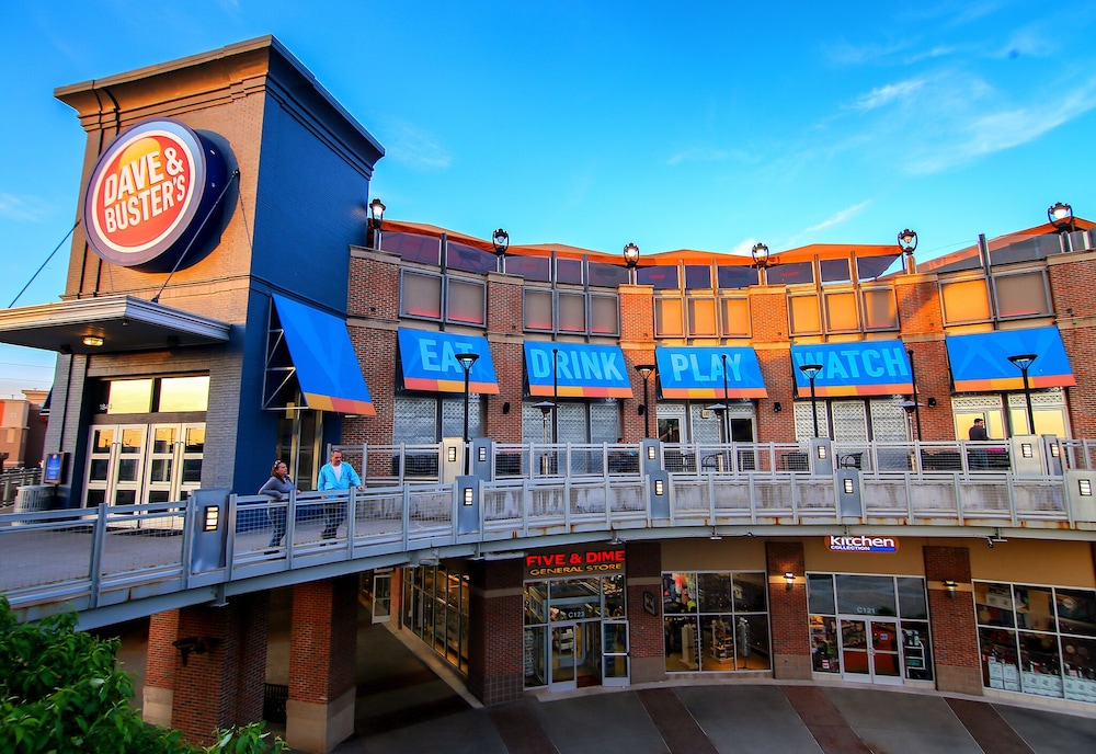 Comfort Suites Speedway Kansas City - photo 39