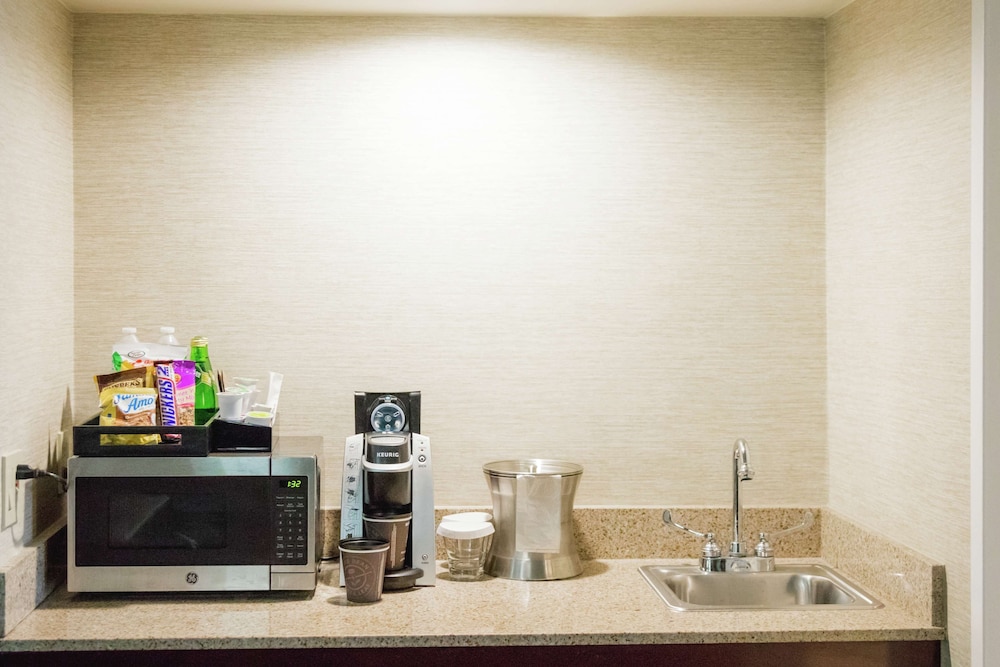 Embassy Suites by Hilton Lexington Green - photo 29