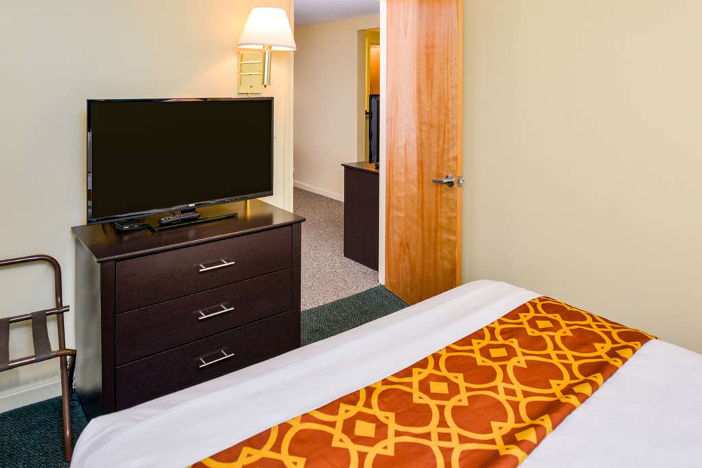 Rodeway Inn Orleans Cape Cod - photo 33