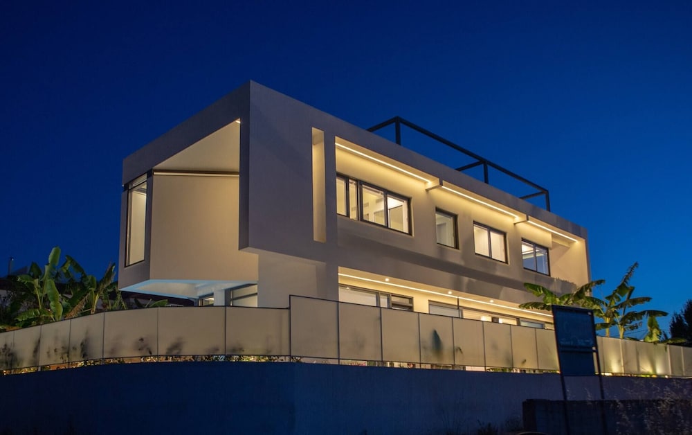 Luxury Villa Mirror 200meters From The Beach — 4-Star Luxury Hotel in Chania, Greece