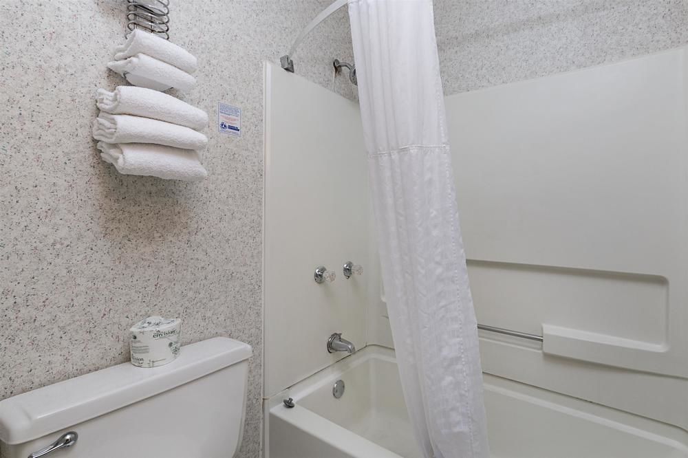 Motel 6 Moline - photo 41