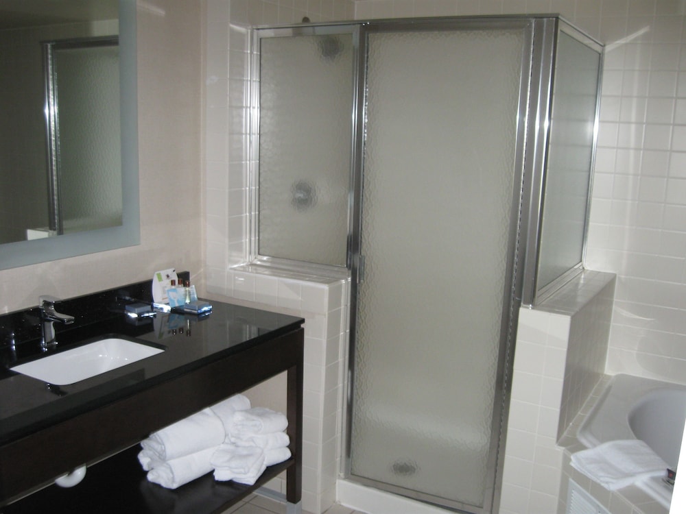 Wingate by Wyndham Fargo - photo 27