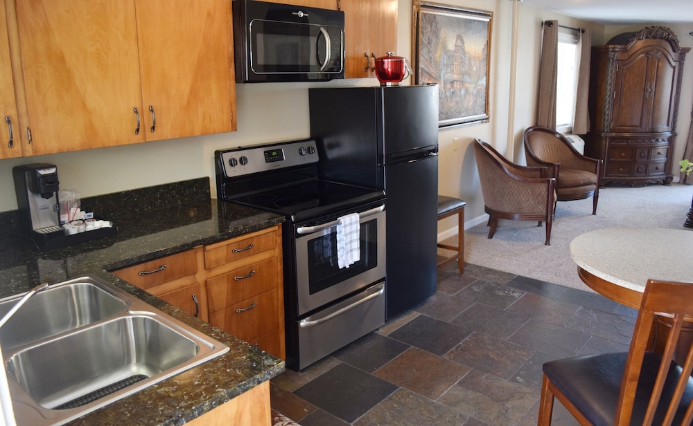Silverton Inn & Suites - photo 23