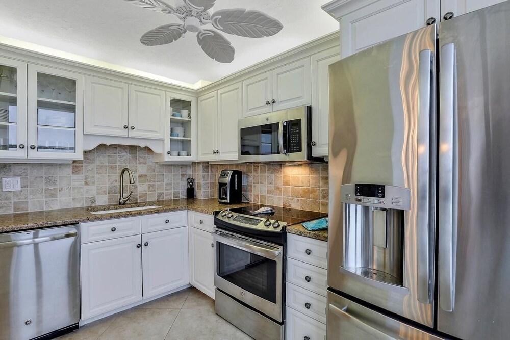 South Seas Tower 1 1212 - photo 11