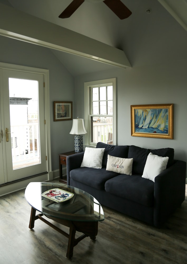 Almondy Inn - photo 79