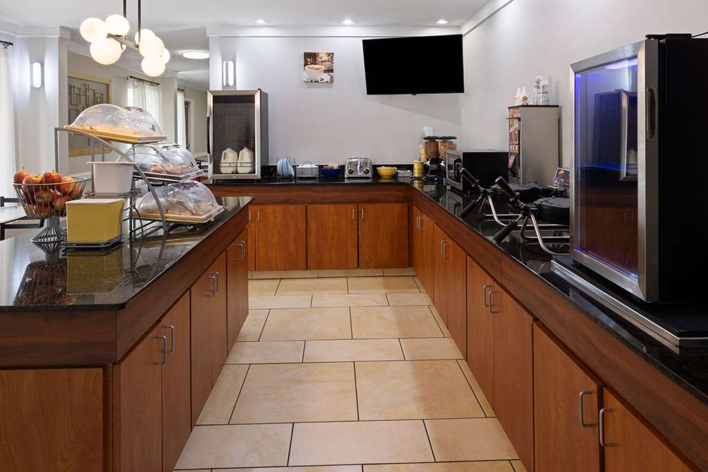 Days Inn by Wyndham Florence Near Civic Center - photo 41