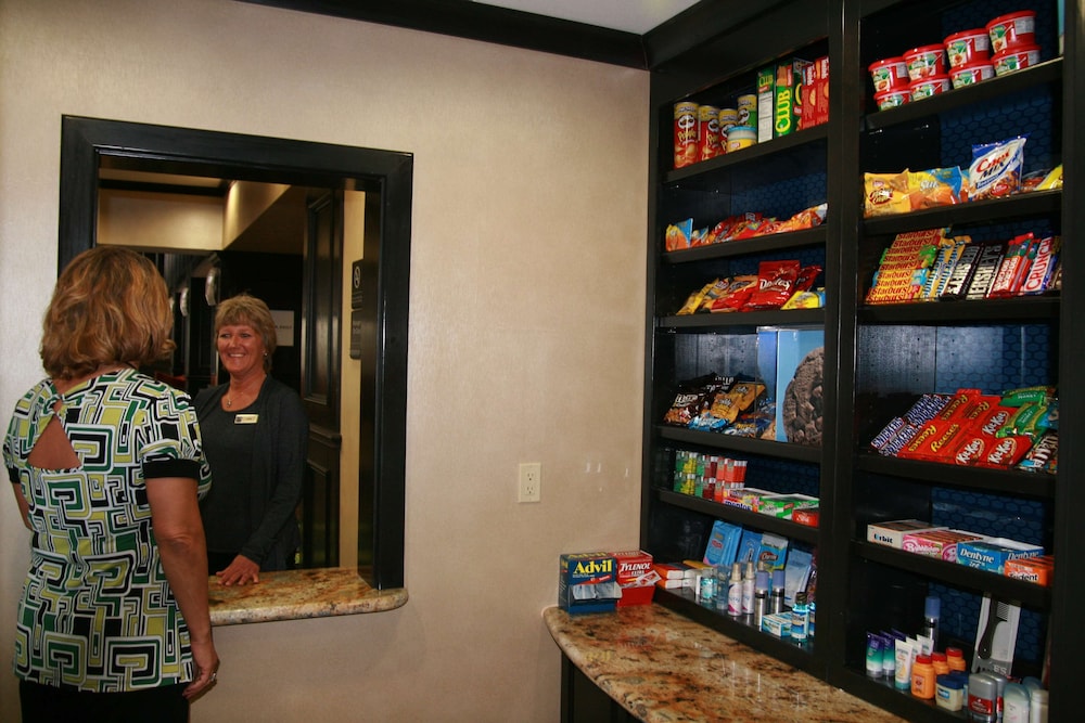 Hampton Inn & Suites Decatur - photo 45