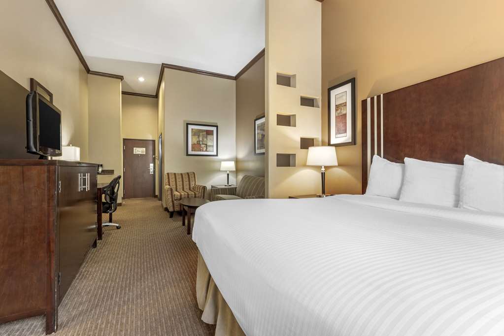 Best Western Plus Texoma Hotel & Suites - photo 25
