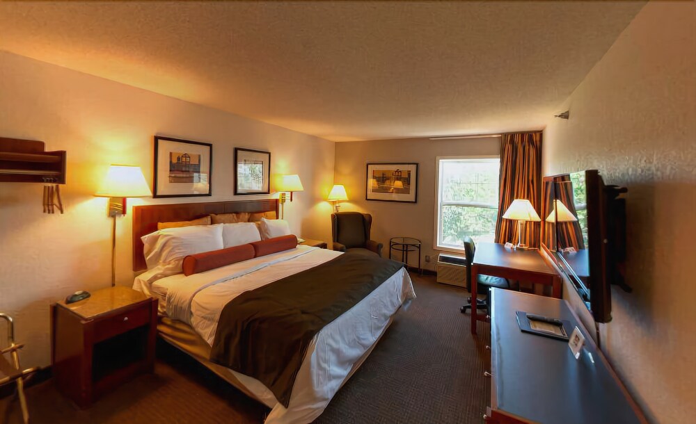 Redwood Lodge - photo 4