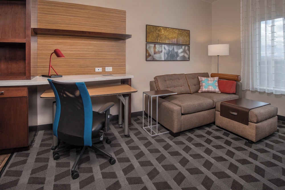 TownePlace Suites by Marriott Altoona - photo 11