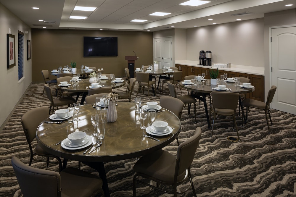 Staybridge Suites Phoenix Biltmore Area by IHG - photo 43