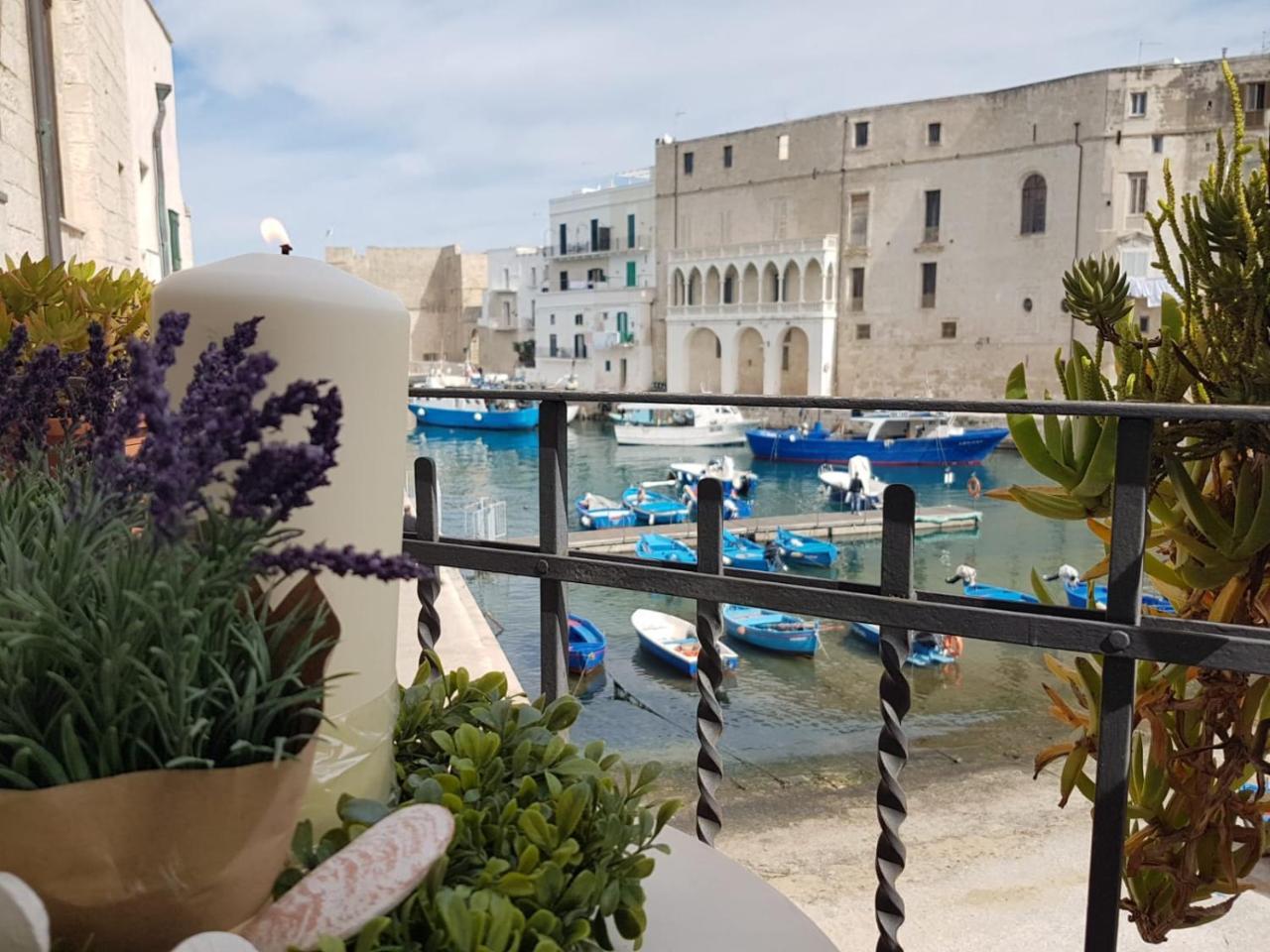 Palazzo Venezia Luxury Holiday Rooms in Monopoli, Italy