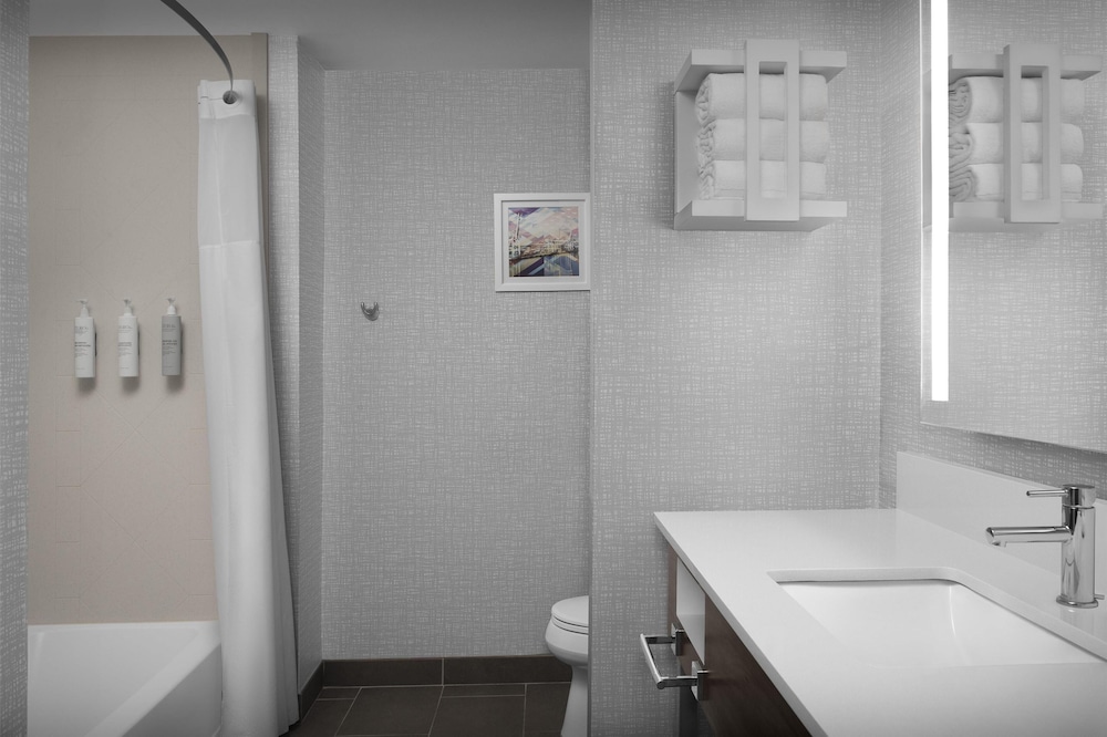 Hampton Inn & Suites Jacksonville South Bartram Park - photo 25