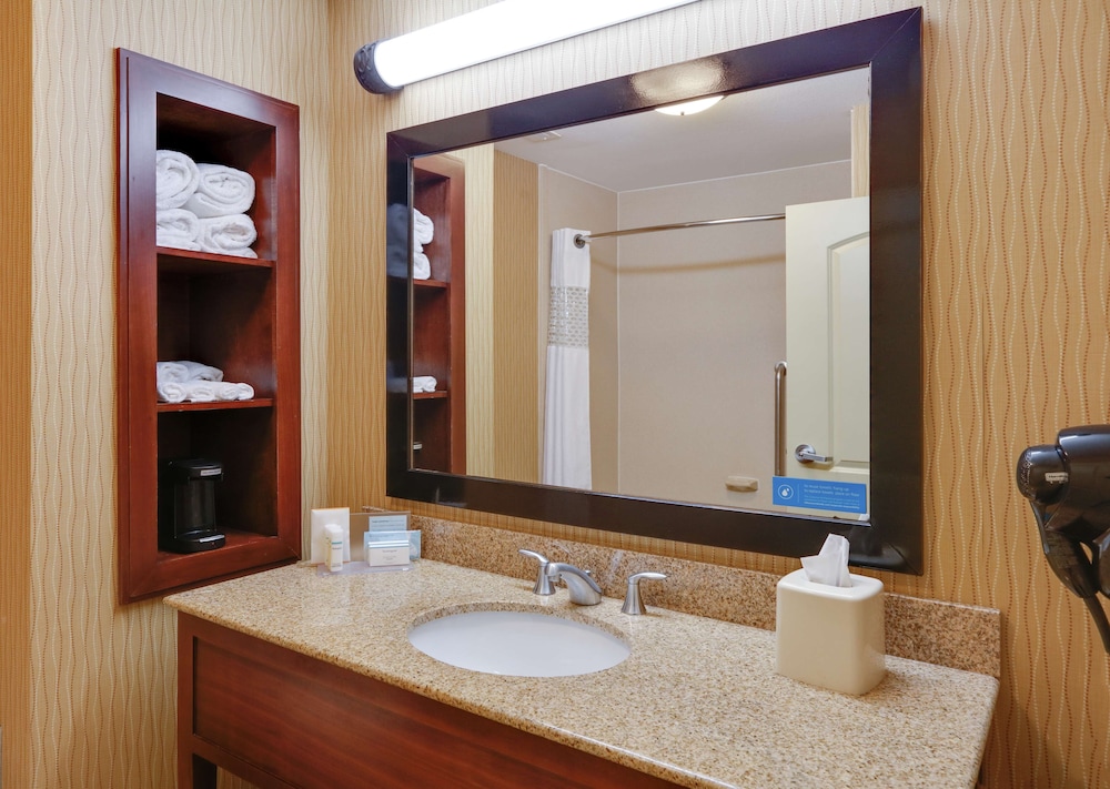 Hampton Inn and Suites Fort Worth Forest Hill - photo 15