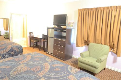 Budget Host Inn & Suites - photo 15