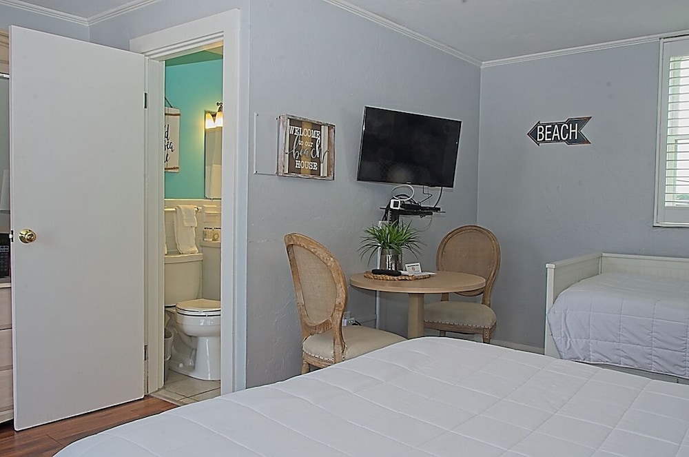 Vineyard Harbor Motel Private Beach - photo 88