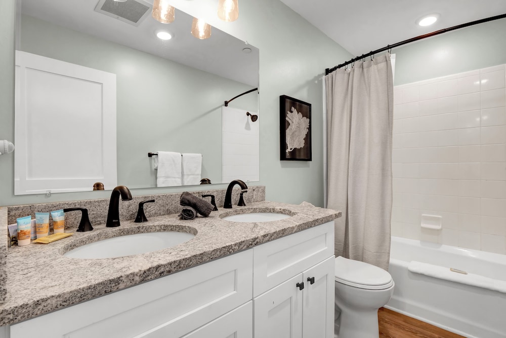 Sandpeddler Inn & Suites - photo 240