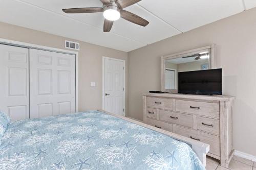 2 Bed 1 Bath Condo By Beach & Entertainment — 4-Star Luxury Hotel in South Padre Island, United States